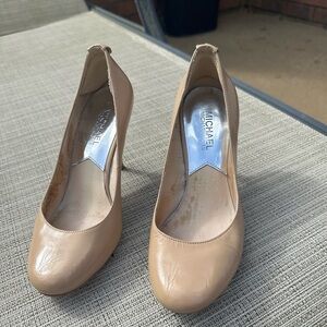 Michael Kors Women’s Khaki Leather Round-Toe Pumps
